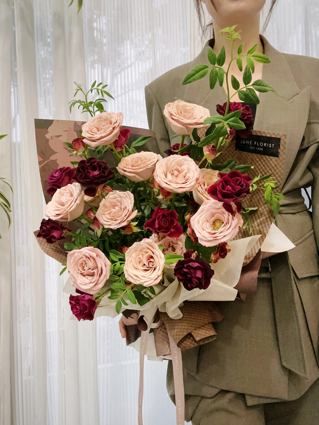 FLOWER BOUQUET ( cappuccino roses) 032