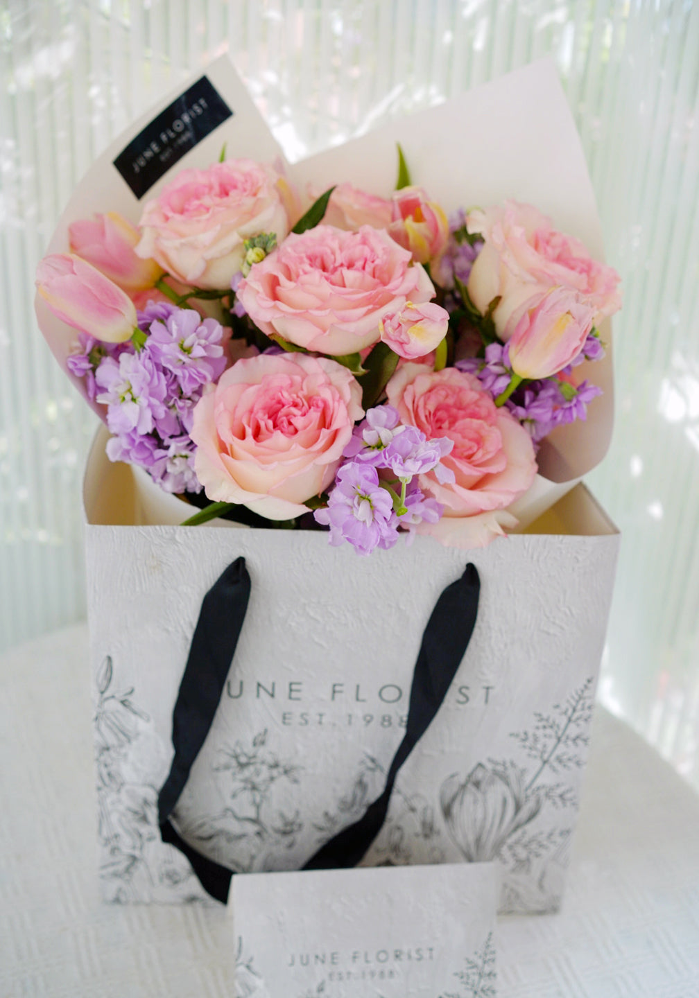 HAND BOUQUET B051