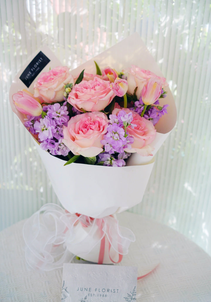 HAND BOUQUET B051